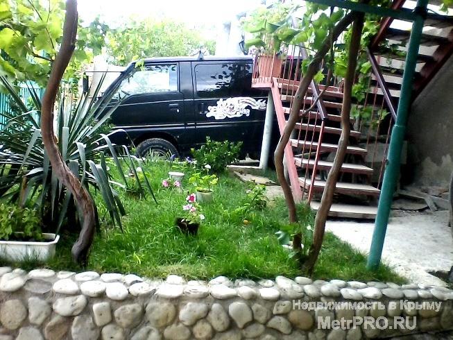 Сдаю номера на 2-3 чел. в гостевом доме у Ирины. В номере-две кровати, постельное бельё, полотенце, кабельное ТВ,... - 9