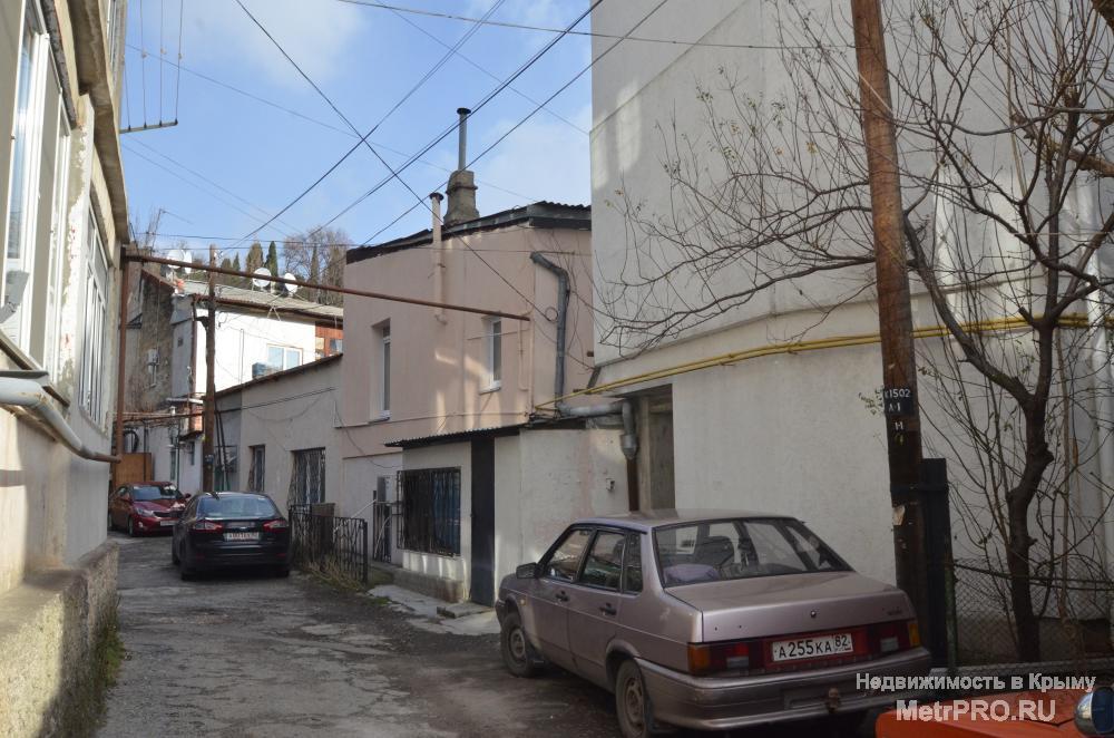 Продам однокомнатную квартиру, по ул. Ломоносова. Расположена на 2 эт. / 2 эт. кирпичного дома. Общая площадь 20 м2....