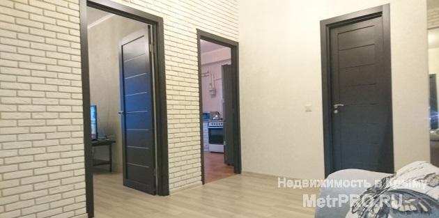 Сдается новая однокомнатная крупногабаритная с новым ремонтом и техникой. Хороший двор.