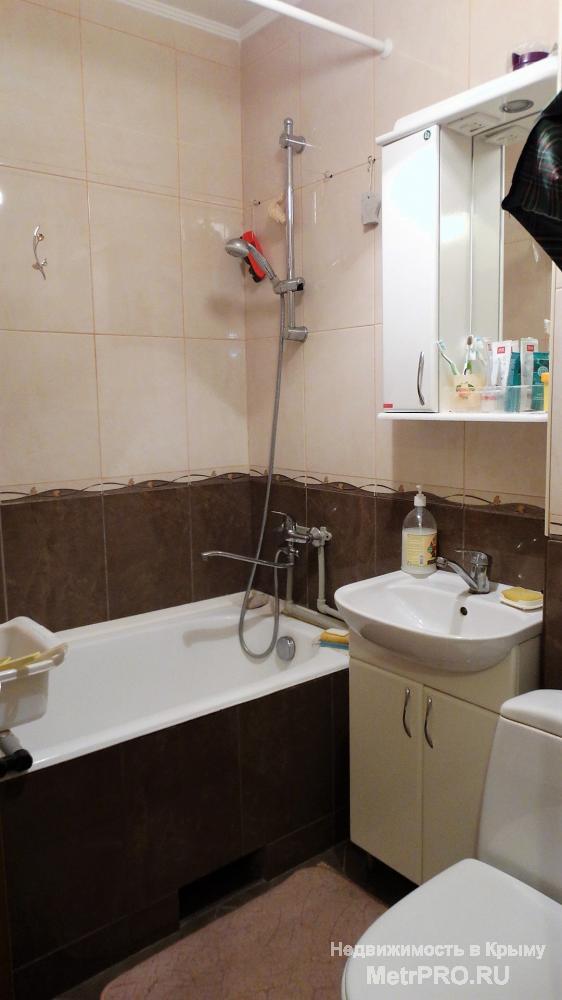 Продается квартира в районе стадиона Авангард, рядом магазины, школа, парк, остановка транспорта. До Набережной 15... - 5