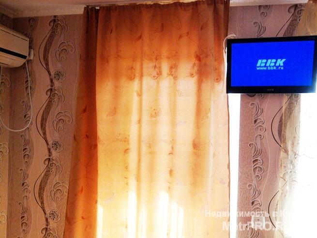Сдаю Двухэтажный домик на 5 чел в Феодосии по ул.Стамова, который находиться на территории Хозяйского двора.На втором... - 3