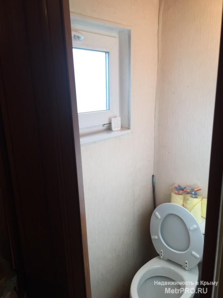 продам 1к.кв.,в центре Симферополя, ул. Ефремова ,ОП-30 м,комната — 16 м,кухня — 8 м,с/у раздельный,встроенная... - 3