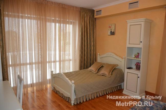 Продается потрясающая вилла в Мисхоре  Общая площадь дома 415 кв.м.   Предлагаем Вам прекрасную виллу с изысканным... - 6