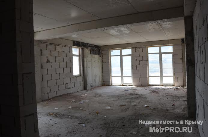 Квартира в ЖК 'Панорама' 3-х комнатная 95 м2 на 4-м этаже 9-этажного монолитного дома.Панорамный вид наморе и горы.... - 13
