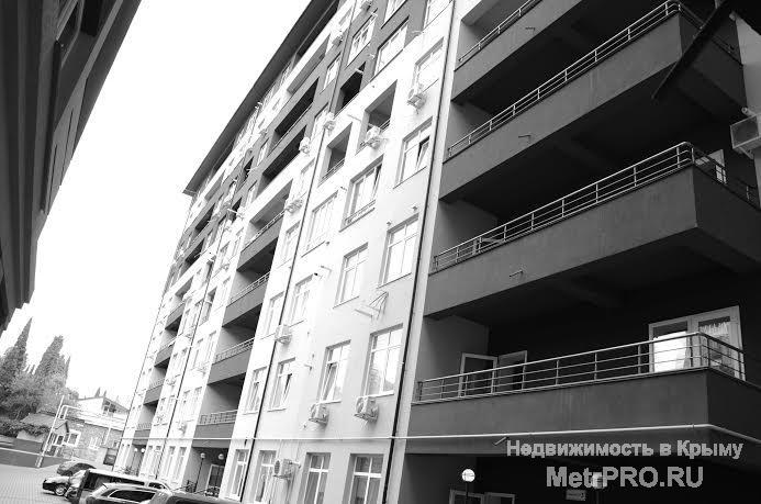 Квартира в ЖК 'Панорама' 3-х комнатная 95 м2 на 4-м этаже 9-этажного монолитного дома.Панорамный вид наморе и горы.... - 16