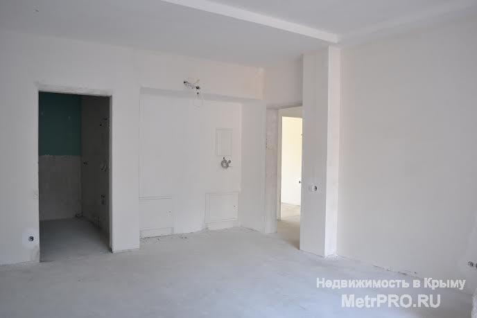 Продается дом в Долине Гор.  Общая площадь 420 м2  Участок 4 соток  В доме выполнена черновая отделка, разделены все... - 10