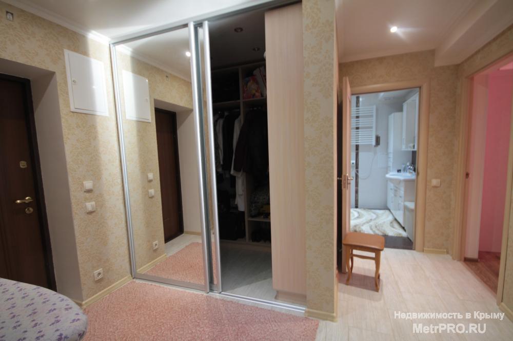 Продаётся шикарная, 2-х комнатная квартира, с дорогим ремонтом, в центре Ялты.Квартира расположена на ул. Щорса, на... - 9
