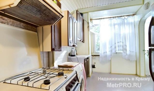 Прекрасная 3-к квартира 62.4 м² на 1 этаже 5-этажного панельного дома.  В пешой доступности общеобразовательная... - 2
