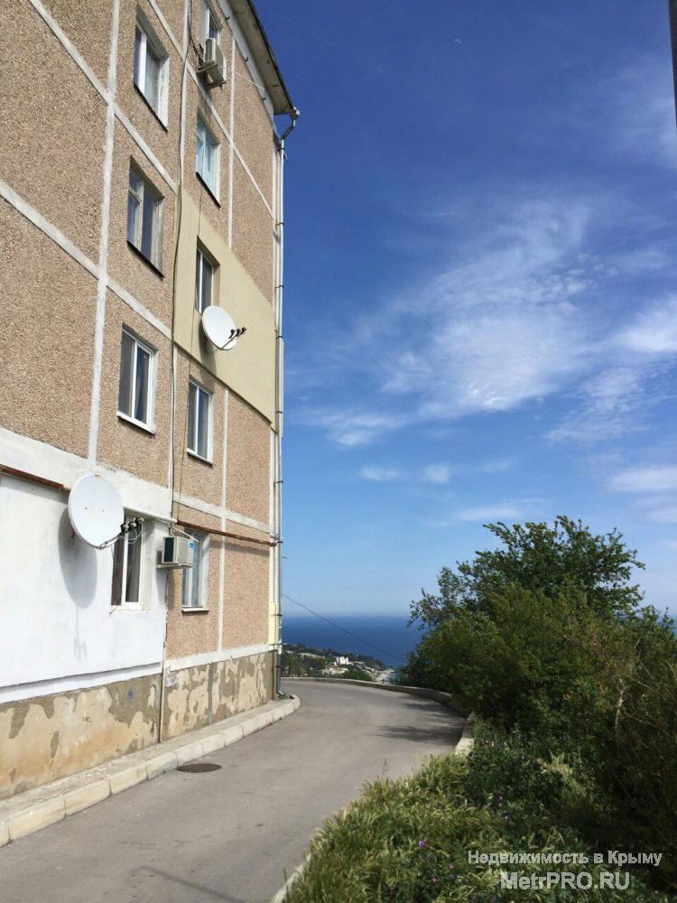 2-х комнатная квартира  47 кв.м расположена на третьем этаже пятиэтажного дома в Симеизе.  В Симеизе самым удачным... - 8