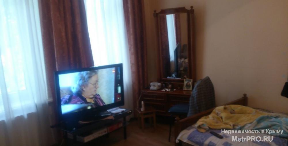 Продам 2-х комнатную квартиру, по ул. Екатерининская. Расположена на 1 эт./ 2 эт. дома.( старый фонд). Общая пл. 50... - 2