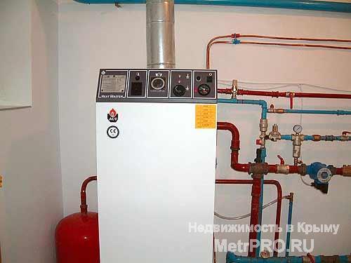 К продаже предлагается уникальное по архитектуре здание 804 м.кв. находящиеся в историческом центре г.Ялта, по... - 18