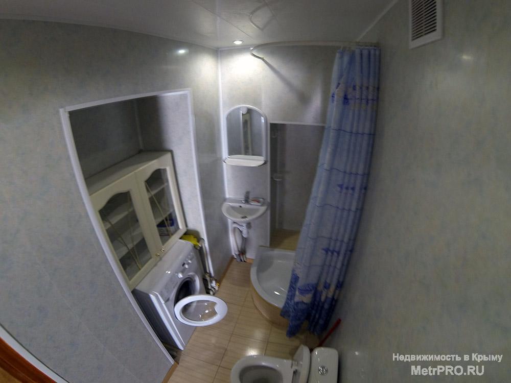 1.    Помещение в Симферополе под бизнес на ул. Пушкина в первой линии 64 кв. (½ одноэтажного дома) . Высота потолков... - 7
