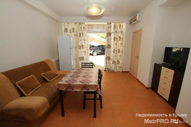 Продается пятиэтажный эллинг, мини - гостиница, общей площадью 250 м2, в Ялте, пгт. Отрадное, расположен в 120 метрах... - 3