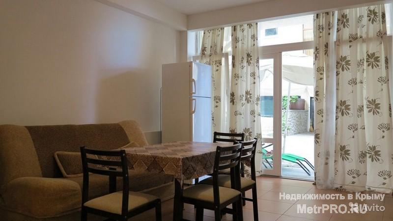 Продается пятиэтажный эллинг, мини - гостиница, общей площадью 250 м2, в Ялте, пгт. Отрадное, расположен в 120 метрах... - 9