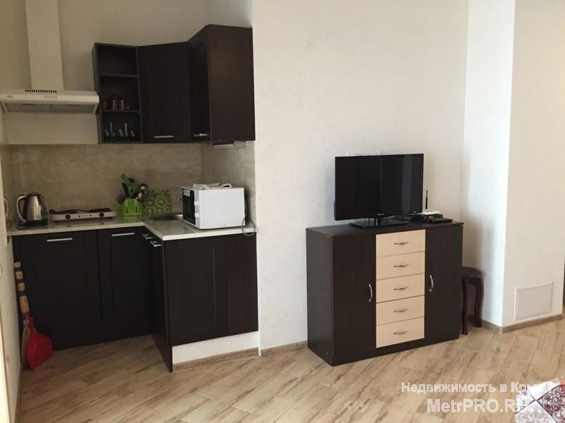 Продается пятиэтажный эллинг, мини - гостиница, общей площадью 250 м2, в Ялте, пгт. Отрадное, расположен в 120 метрах... - 25