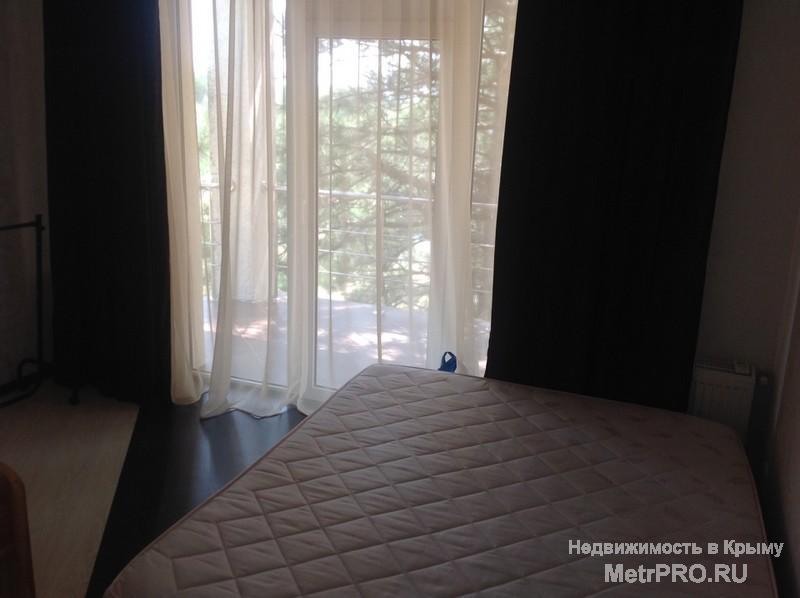 Продается 2-х этажный, новый дом в г. Ялта, Кореиз. Великолепный вид на море и на горы. На территории хвойные... - 7