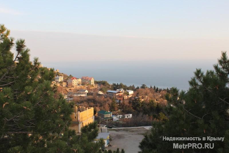 Продается 2-х этажный, новый дом в г. Ялта, Кореиз. Великолепный вид на море и на горы. На территории хвойные... - 39