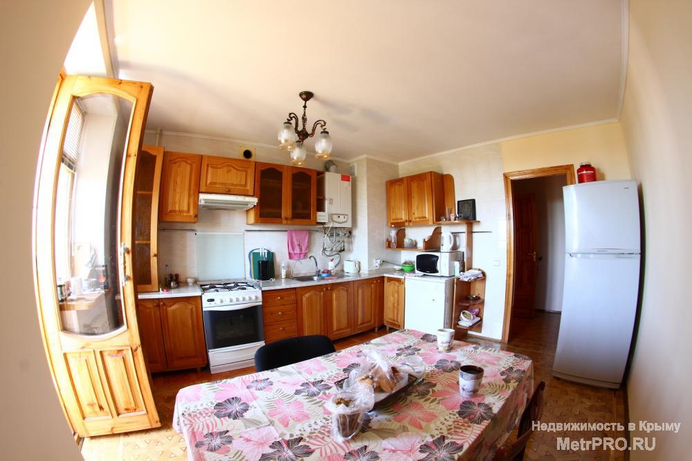 Продам 5-комнатную квартиру, ул. Тургенева. Общая  пл. 126 кв.м, 3/9 эт., 2 с/у, евроремонт, пол - паркет, встроенная... - 12