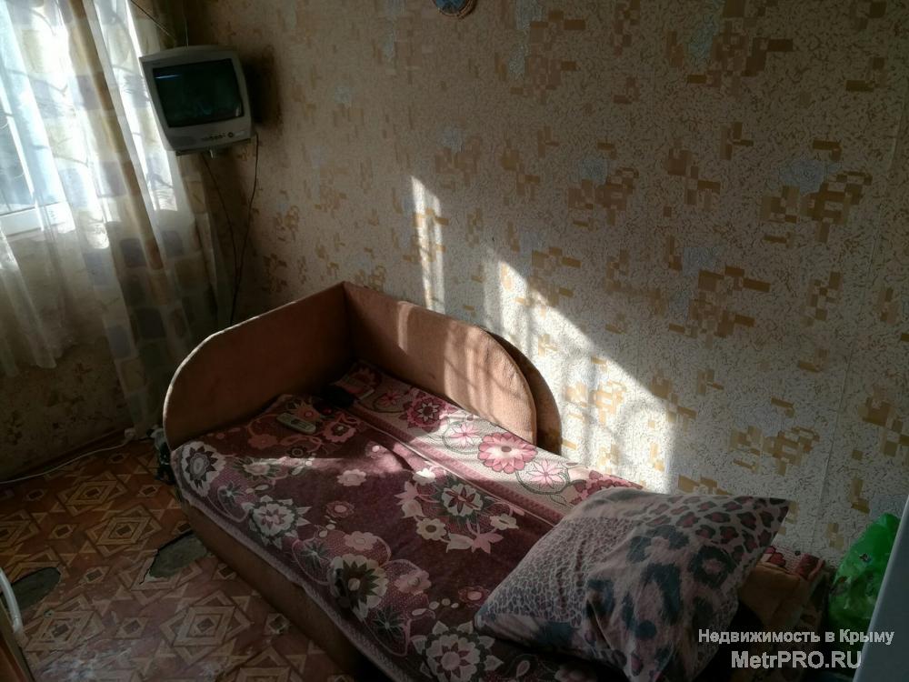 Продается 1к.кв на земле, 43кв.м, есть выгороженный дворик, общий двор на трех хозяев(большой двор, место для... - 12