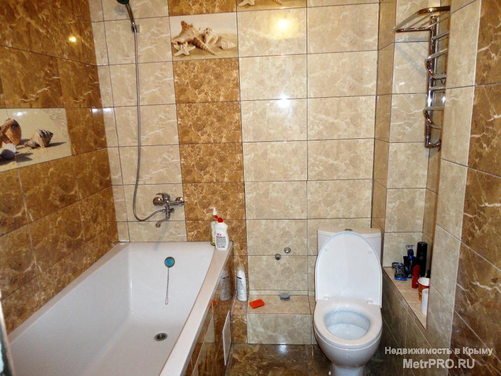 Продам свою квартиру с видом на море. Общая площадь 94 м.кв.: 5/6; 3 комнаты- 25, 17, 14, кухня-13, два с/у. Красивый... - 7