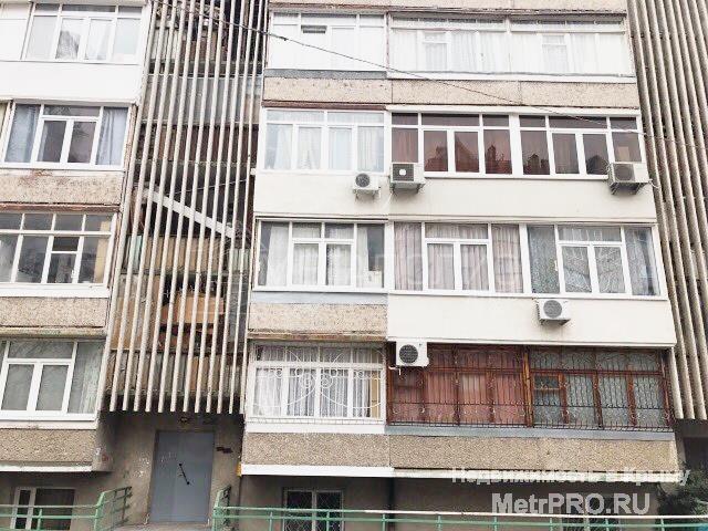 Продается 2 комнатная квартира в  Ялте  улица Свердлова район парка Министерства Обороны.  Квартира в Ялте  площадью...