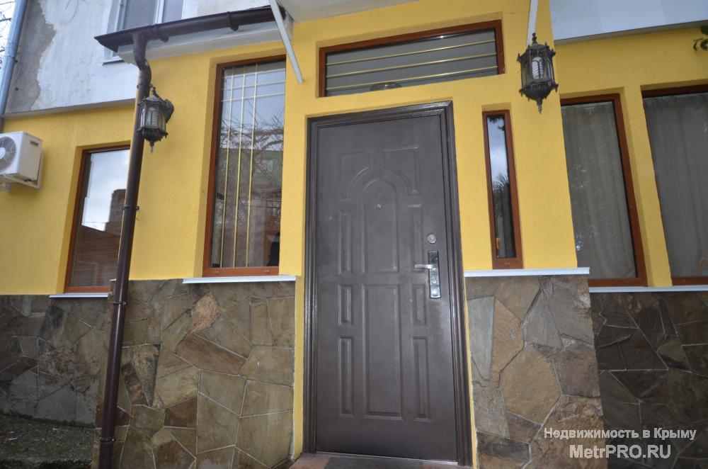 Продам 2-х комнатную квартиру в частном секторе (дом царской постройки), по ул. Кирова. Расположена на 1 эт. / 2 эт....