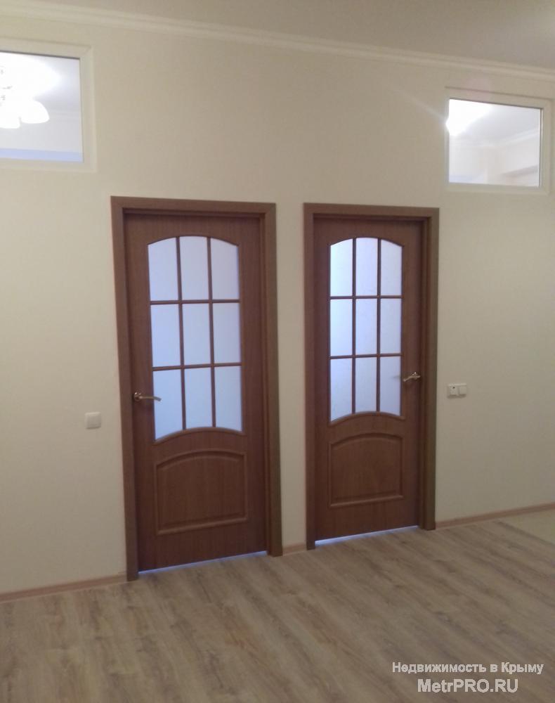 Продается 2-х комнатная квартира, центр ЯЛТЫ, по  ул.Красных Партизан в элитном ЖК,,Панорама'. Расположена на 3... - 2