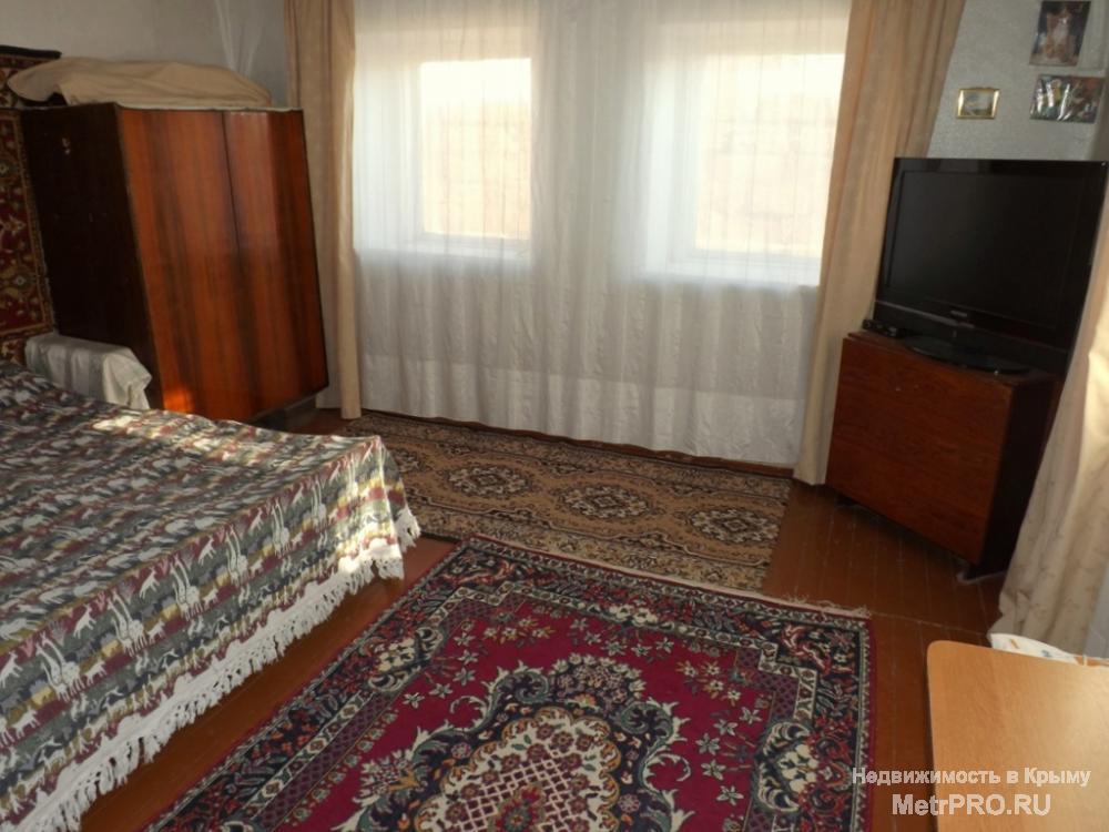 Крым, Черноморский р-н, Красноярское.   Дом 60 квадратных метров,  3 комнаты, свет, колодец, газ по краю участка.... - 3
