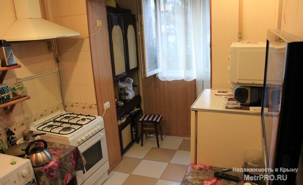 Продам 2х-комнатную квартиру в Ялте, по ул. Суворовская, район рынка Сеченова. Расположена на 2 эт./5 эт. дома.Общая...