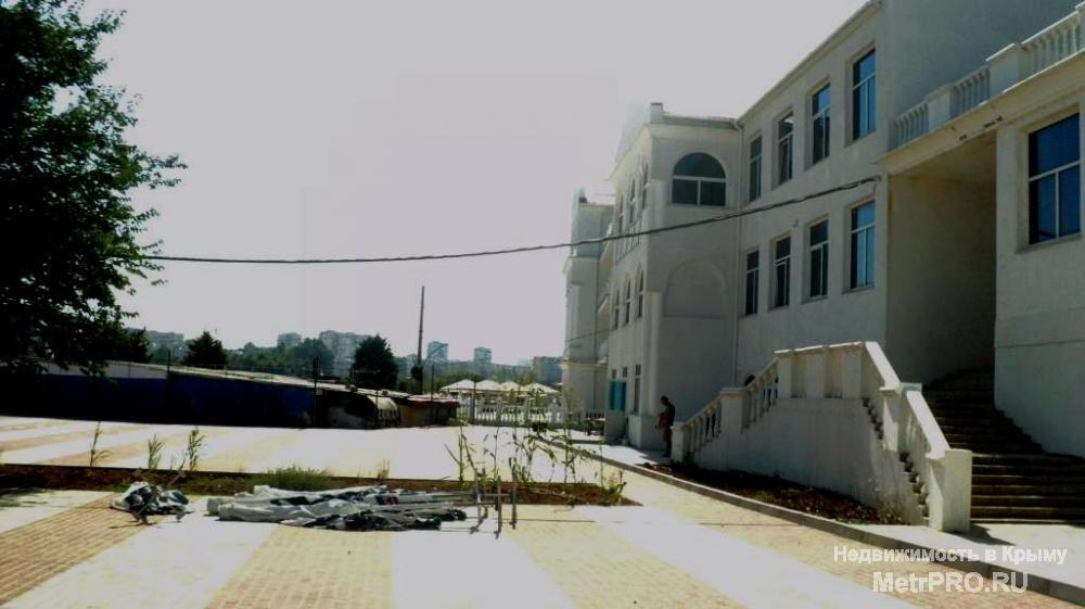 Предлагается к продаже трехэтажное отдельно стоящее здание площадью 1000 м2, который расположено в г. Севастополь, на... - 2