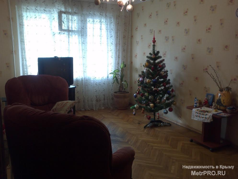 Срочно! Продается 3-х ккв с панорамным видом на на Ялту и гряду Крымских гор, рядом с парком.  Тип дома грузинский...