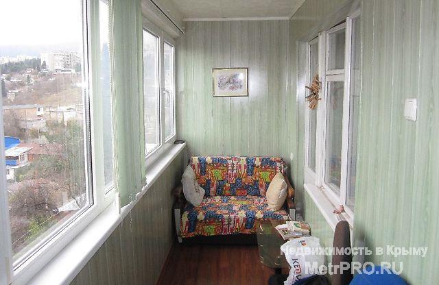 Срочно! Продается 3-х ккв с панорамным видом на на Ялту и гряду Крымских гор, рядом с парком.  Тип дома грузинский... - 3