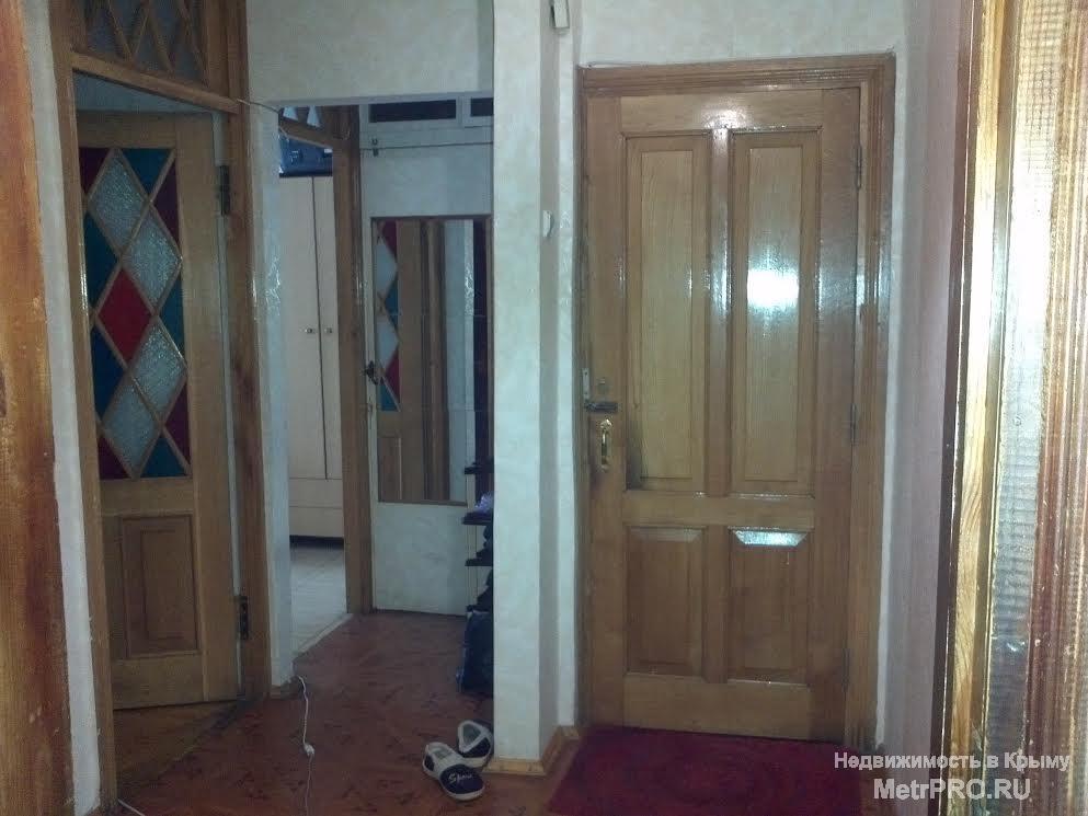 Срочно! Продается 3-х ккв с панорамным видом на на Ялту и гряду Крымских гор, рядом с парком.  Тип дома грузинский... - 7