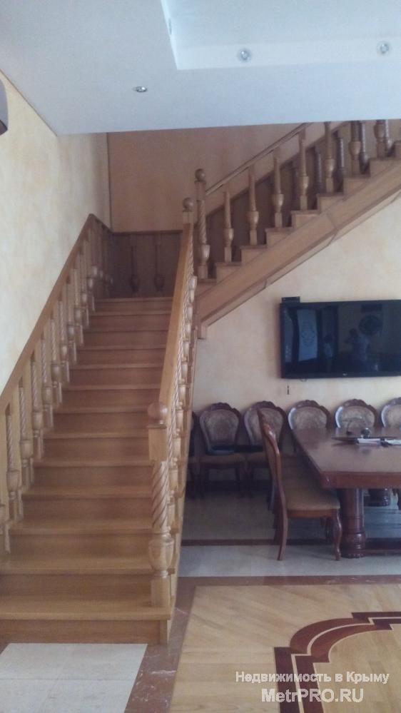 Продается дом в г.Симферополе в районе Заводское.  Общая площадь 450 кв.м. на участке 6 соток. Российские документы.... - 2
