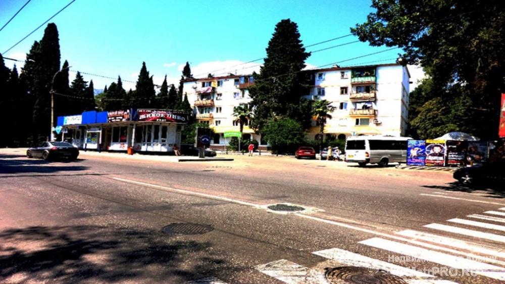 3-комнатная в Ялте на Кирова.  Продам квартиру в Ялте, Кирова, 3к. Общая площадь - 91 м2, жилая - 63 м2. Ориентир -... - 1