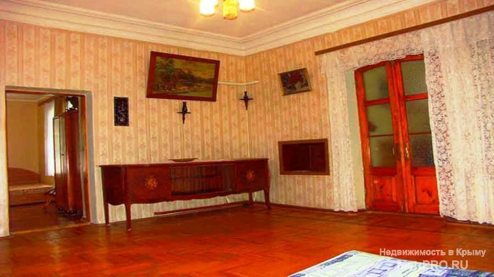 3-комнатная в Ялте на Кирова.  Продам квартиру в Ялте, Кирова, 3к. Общая площадь - 91 м2, жилая - 63 м2. Ориентир -... - 3