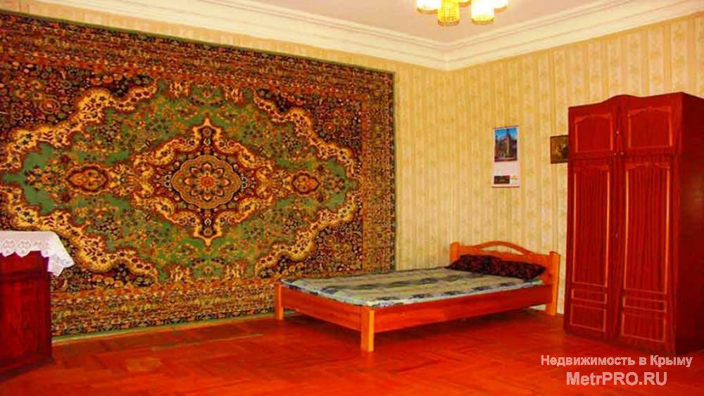 3-комнатная в Ялте на Кирова.  Продам квартиру в Ялте, Кирова, 3к. Общая площадь - 91 м2, жилая - 63 м2. Ориентир -... - 4