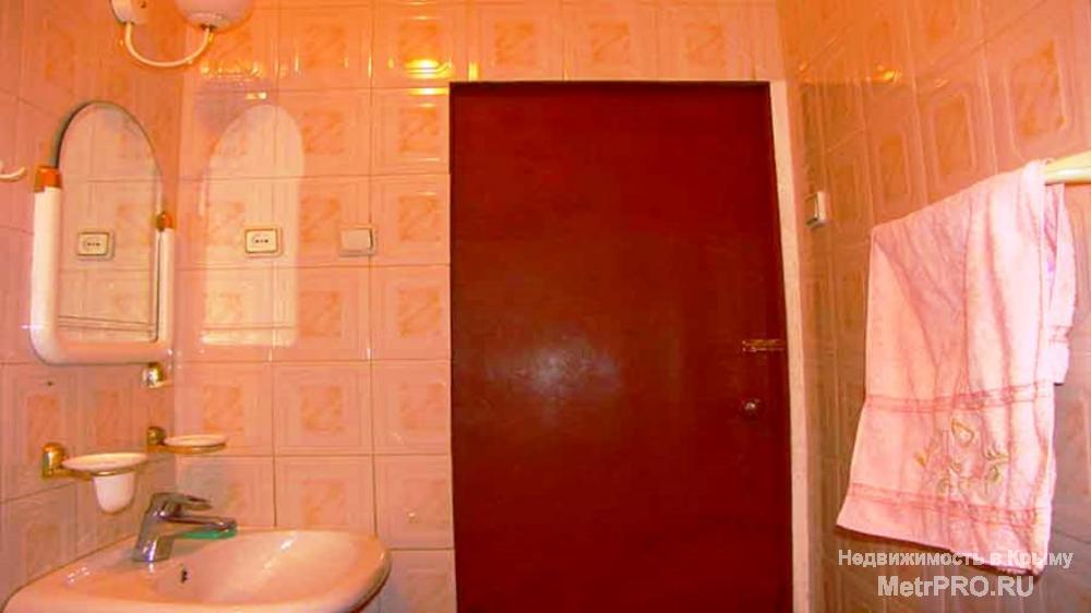 3-комнатная в Ялте на Кирова.  Продам квартиру в Ялте, Кирова, 3к. Общая площадь - 91 м2, жилая - 63 м2. Ориентир -... - 8