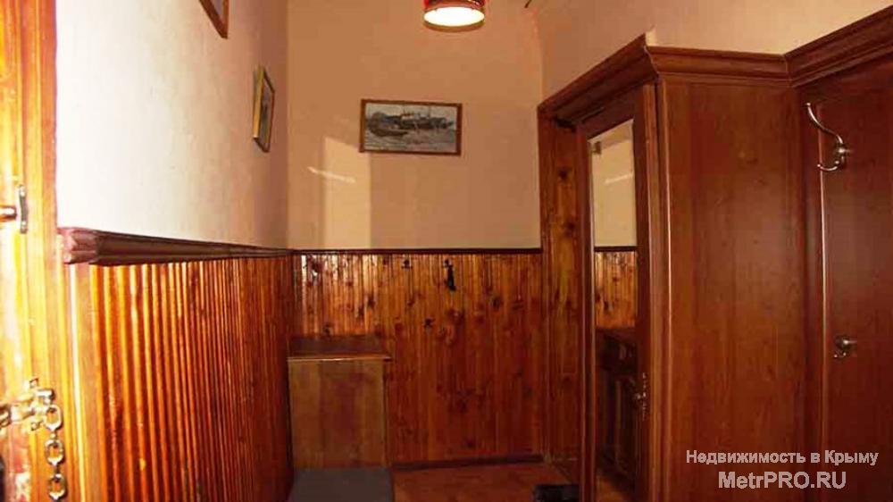 3-комнатная в Ялте на Кирова.  Продам квартиру в Ялте, Кирова, 3к. Общая площадь - 91 м2, жилая - 63 м2. Ориентир -... - 10