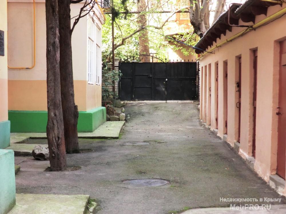 Продам 1ккв в Ялте на улице Пушкинской. 4 этаж 4-этажного дома, спецпроект. Общая площадь 32 м2, комната 18 м2, кухня... - 15