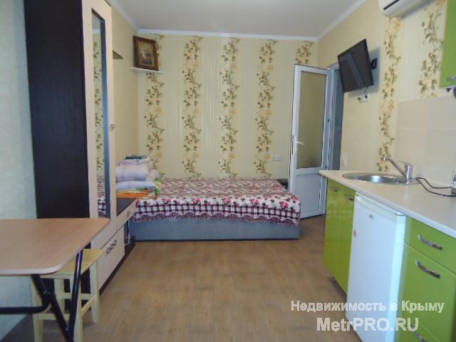 Ялта, ул. Боткинская, свое парко место. До Набережной 100 метров.  Квартира 1к. люкс 30 кв.м.  на семью 3 человека,...
