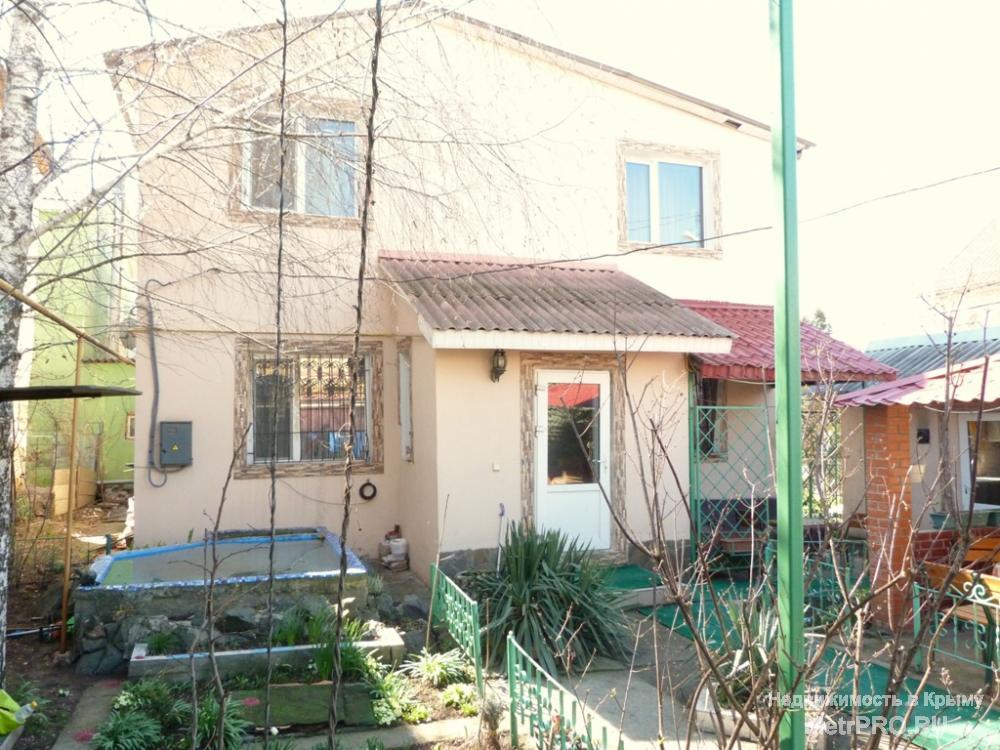 Крым, Симферополь, Давыдовка, ул. Миндальная.  Дом 2010 года постройки, 6 комнат,  2 этажа, 240 квадратных метров.... - 14