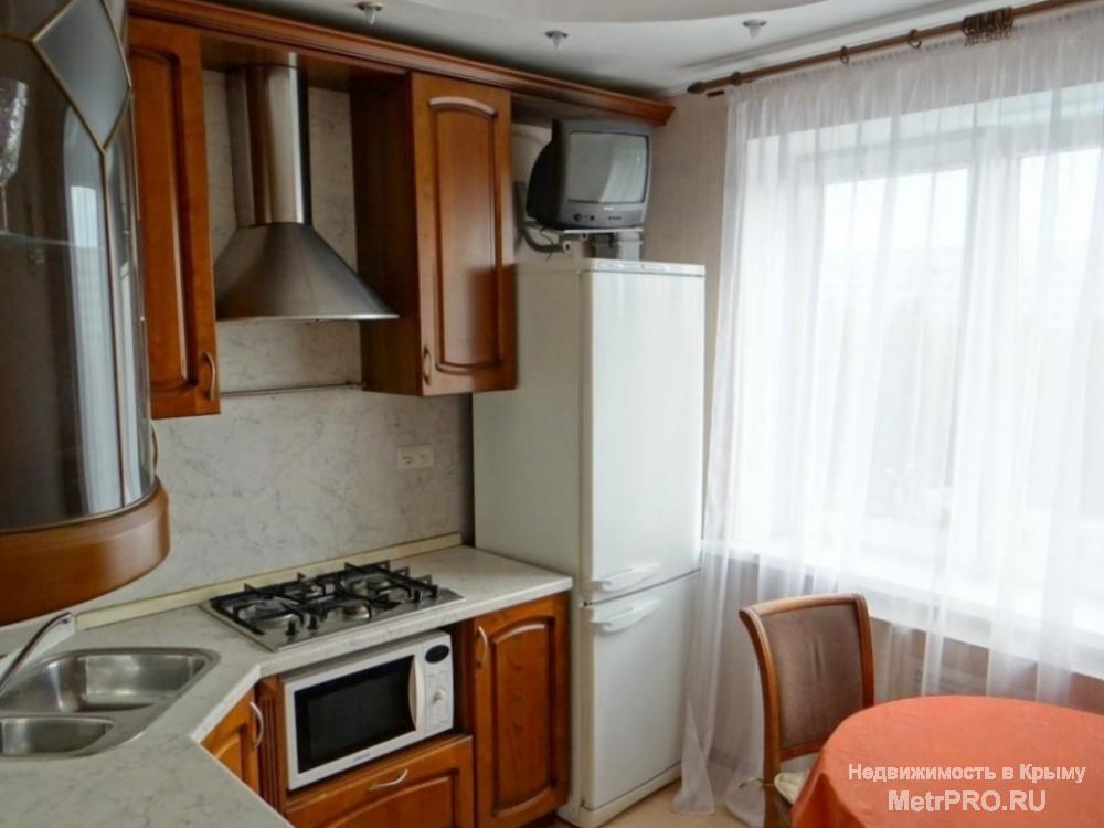 Крым, Симферополь, ул. Ларионова, 1-комнатную квартиру,  4/9 панельного дома, 38/18/8 квадратных метров, хорошее... - 1