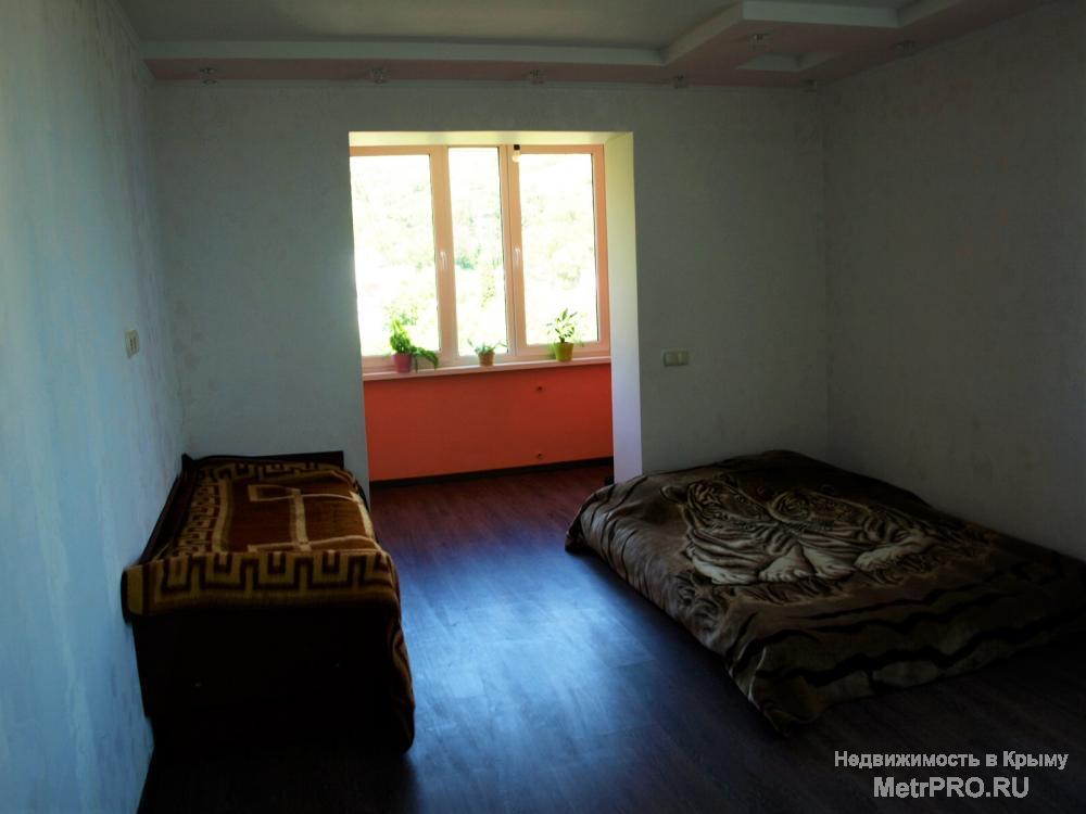 Сдам уютную 2-х к.кв. в в Алупке в 15-ти мин от моря по ул. Крайняя д5. 10-й этаж 12-ти эт. дома.Из окон вид на горы... - 4