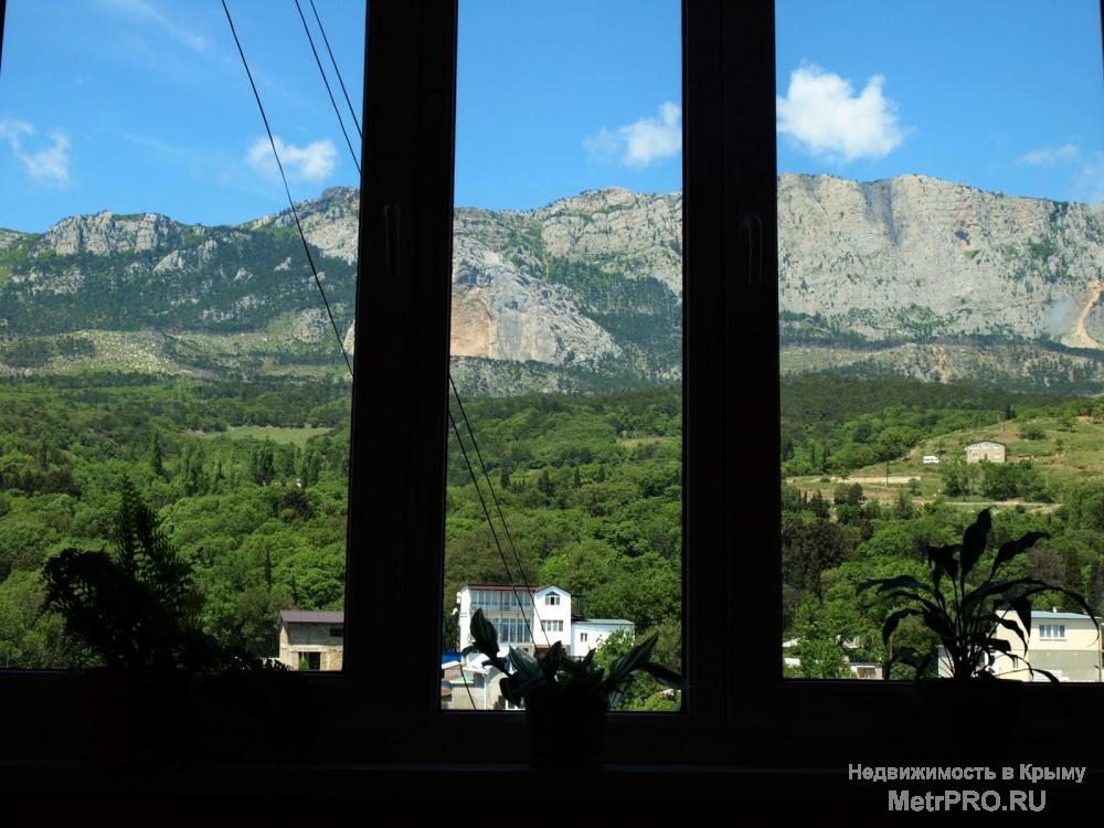Сдам уютную 2-х к.кв. в в Алупке в 15-ти мин от моря по ул. Крайняя д5. 10-й этаж 12-ти эт. дома.Из окон вид на горы... - 5