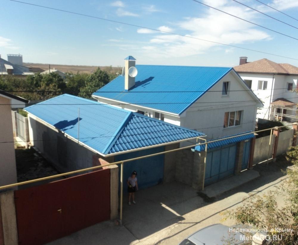 Продам шикарный дом для проживания в Мирном(за меганмом), дом строился для себя, все коммуникации есть.  В доме 2... - 1
