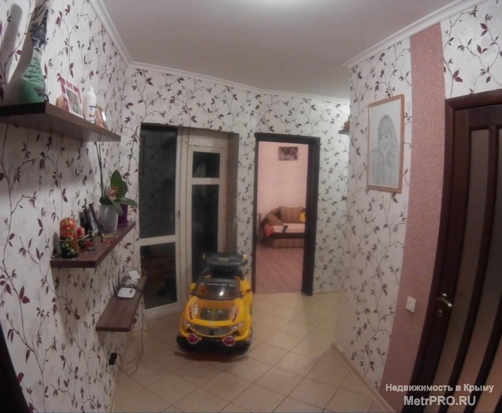 Продам шикарный дом для проживания в Мирном(за меганмом), дом строился для себя, все коммуникации есть.  В доме 2... - 4