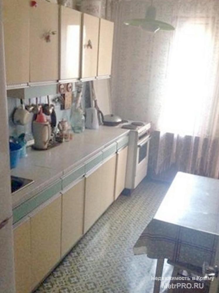 Квартира, расположена на 1-м высоком этаже 9-ти этажного дома. Состояние жилое. Общая площадь 82, 2 кв.м. Комнаты 9...