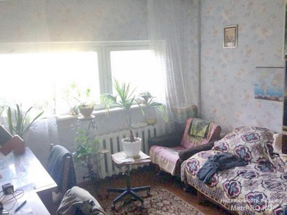 Квартира, расположена на 1-м высоком этаже 9-ти этажного дома. Состояние жилое. Общая площадь 82, 2 кв.м. Комнаты 9... - 2