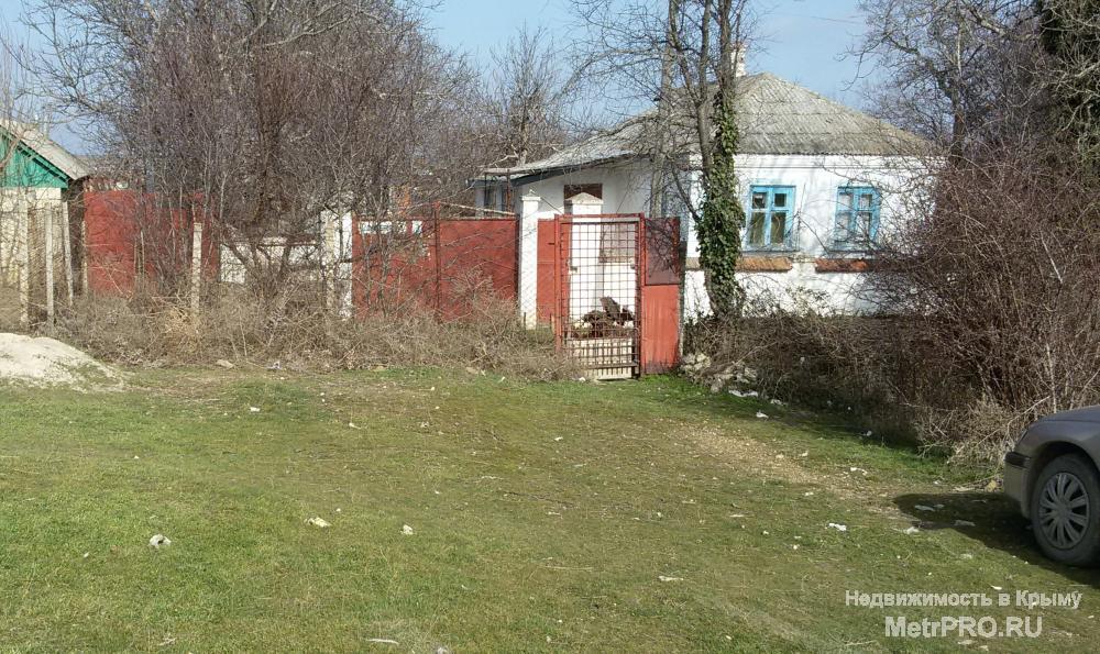 4-5 км. от моря    Участок 9 соток,вода родниковая(из суборжского родника) у нас по городу это имеет значение.вода...